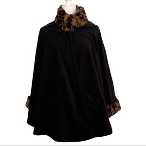 Cejon Women's Lux Leopard Fleece Black Cape With Faux Fur Trim S/M